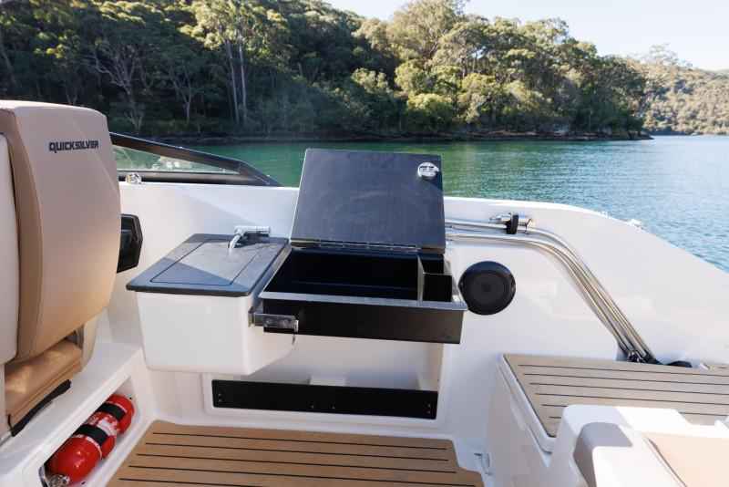 Quicksilver-675-Cruiser-Internal-12_large_8_11zon